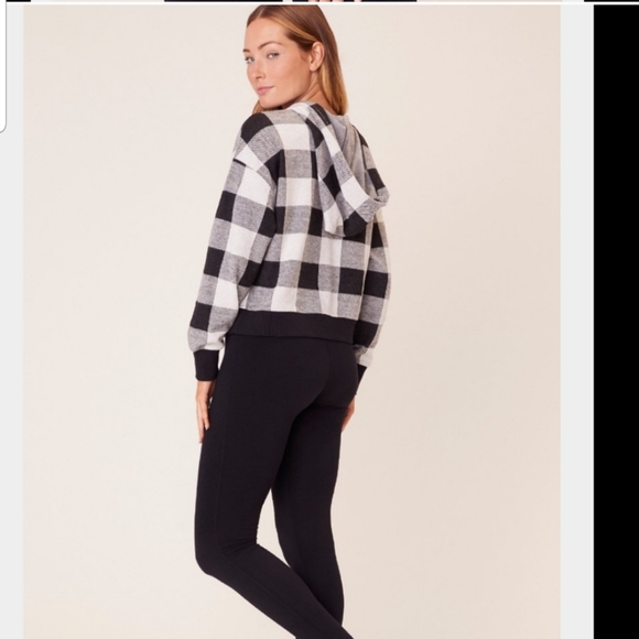 🧡BB DAKOTA hoodie - Picture 2 of 2